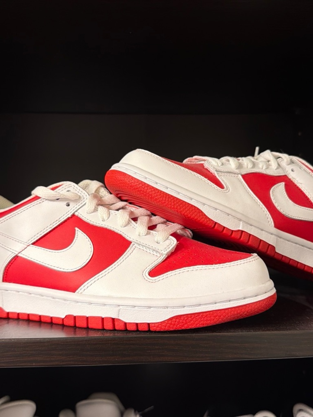 Nike Kids White and Red Low-Top Sneakers with Iconic Swoosh